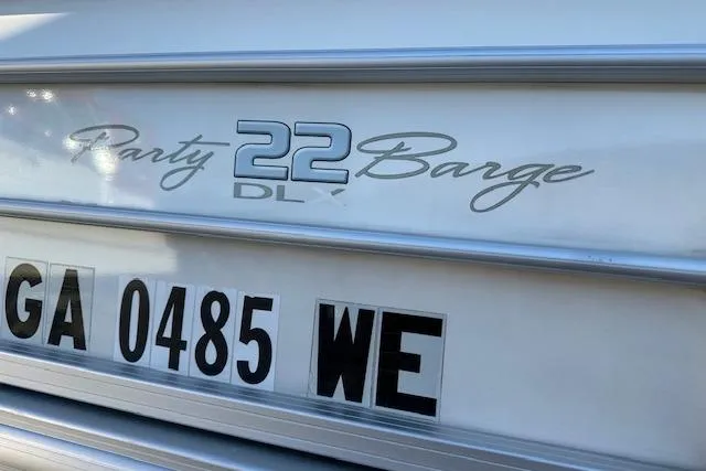 Slide: The Image of 2017 Sun Tracker Party Barge 22 DLX with registration GA 0485 WE. - 4