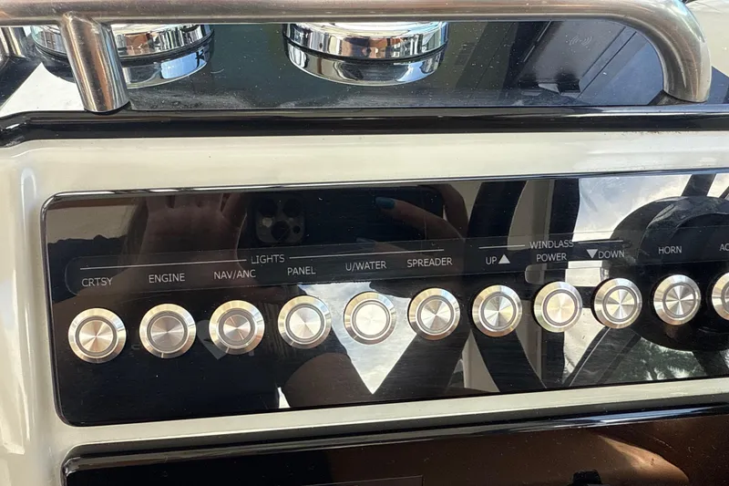 Slide: The Image of Audio control panel on a 2009 Formula 40 Performance Cruiser boat. - 24