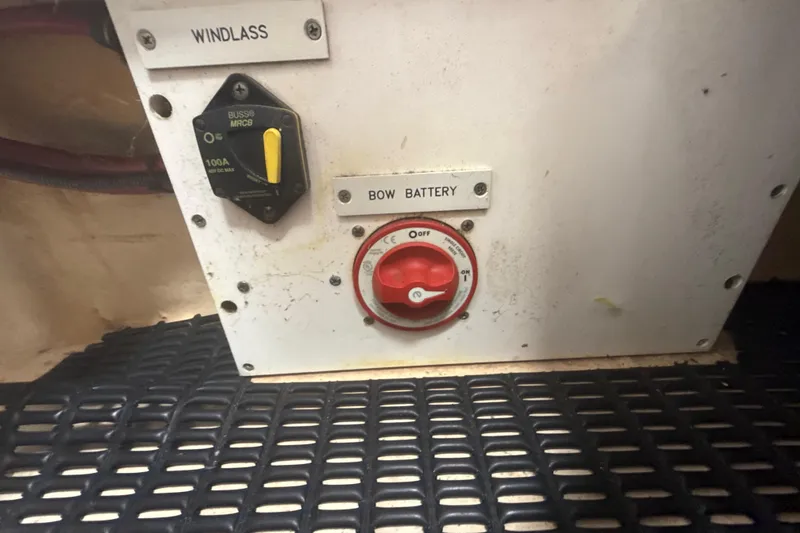 Slide: The Image of Interior of 2009 Formula 40 Performance Cruiser with skylight and modern lighting. - 47