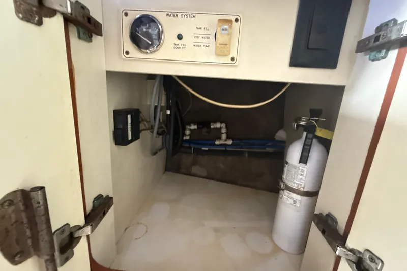 Slide: The Image of Skylight on 2009 Formula 40 Performance Cruiser with interior lighting. - 59