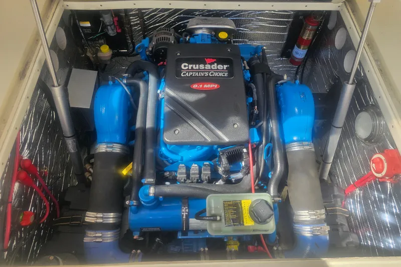 Slide: The Image of Engine compartment of a 2006 Carolina Classic 25 Express with Crusader Captain's Choice engine. - 31