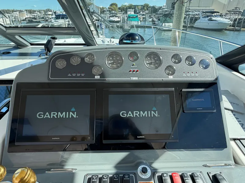 Slide: The Image of Tiara 3600 Sovran 2006 - 15