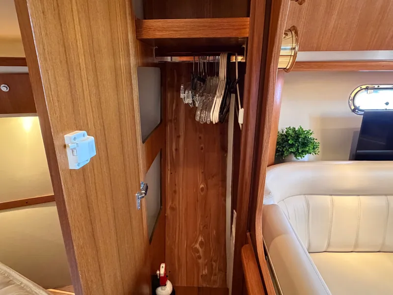 Slide: The Image of Tiara 3600 Sovran 2006 - 27