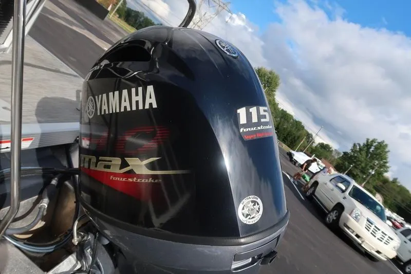 Slide: The Image of Yamaha 115 four-stroke outboard motor on a 2020 Bennington 20 SLMX boat. - 6