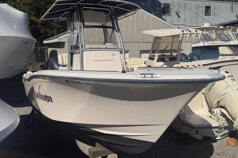 The Image of 2005 Grady-White Advance 257 boat with Yamaha engine, named "Mr. Toad," on display. - 0