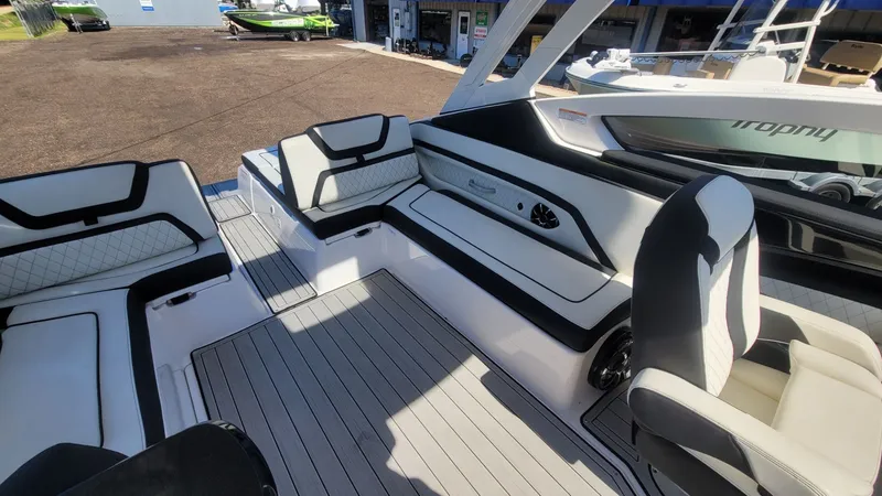 Slide: The Image of Yamaha 275SD 2024 - 11