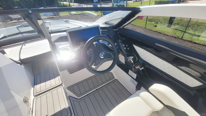 Slide: The Image of Yamaha 275SD 2024 - 13