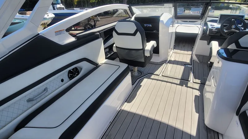 Slide: The Image of Yamaha 275SD 2024 - 23