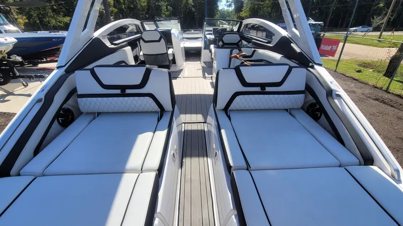 Slide: The Image of Yamaha 275SD 2024 - 9