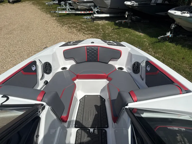 Slide: The Image of Scarab 215 LX Wake 2026 - 10
