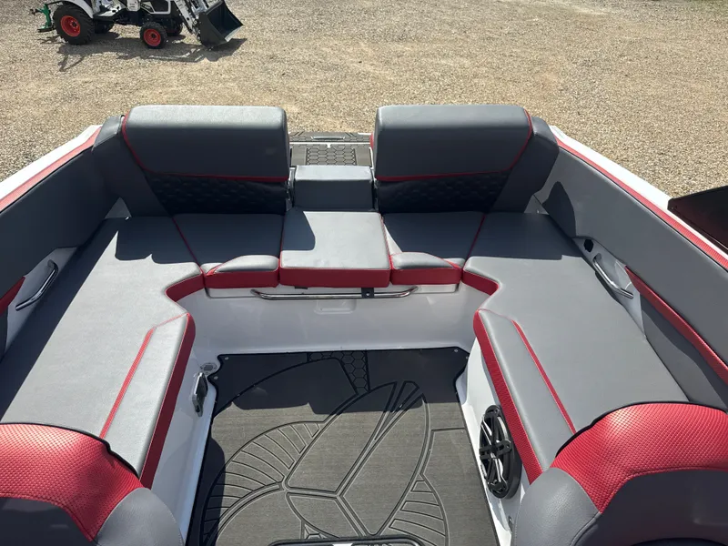 Slide: The Image of Scarab 215 LX Wake 2026 - 15