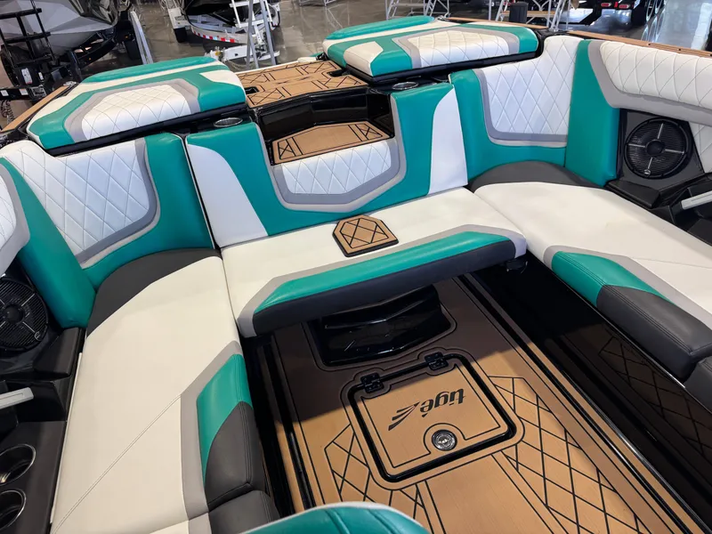 Slide: The Image of Tigé 23ZX 2022 - 16