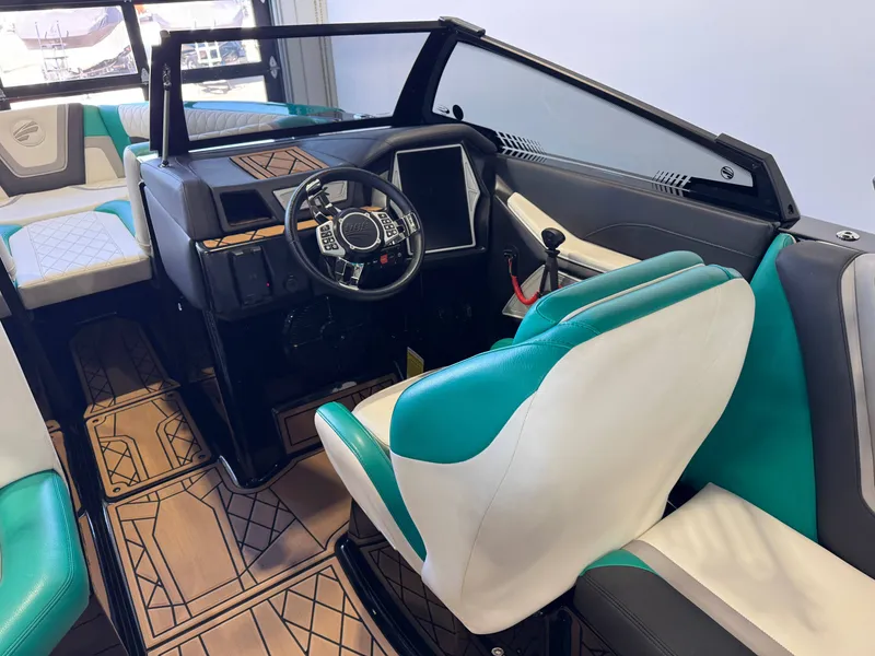 Slide: The Image of Tigé 23ZX 2022 - 24