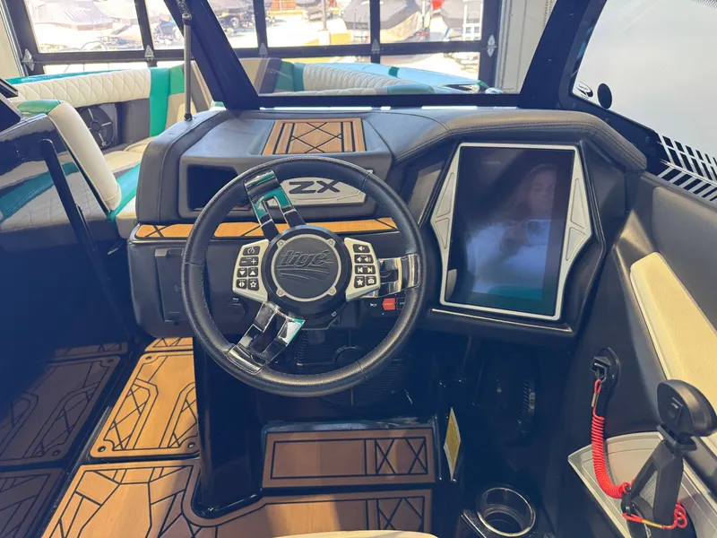 Slide: The Image of Tigé 23ZX 2022 - 26