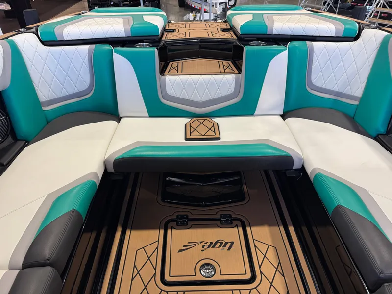 Slide: The Image of Tigé 23ZX 2022 - 27