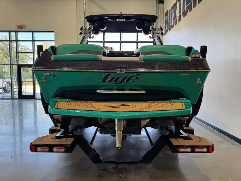 Slide: The Image of Tigé 23ZX 2022 - 6