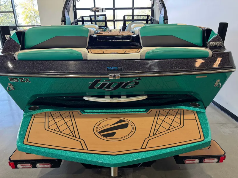 Slide: The Image of Tigé 23ZX 2022 - 8