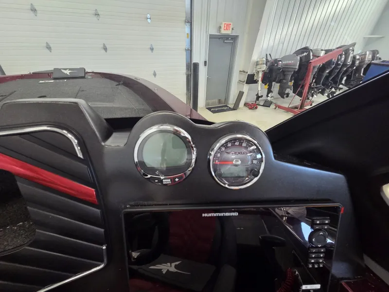 Slide: The Image of Vexus Boats DVX22 2026 - 21