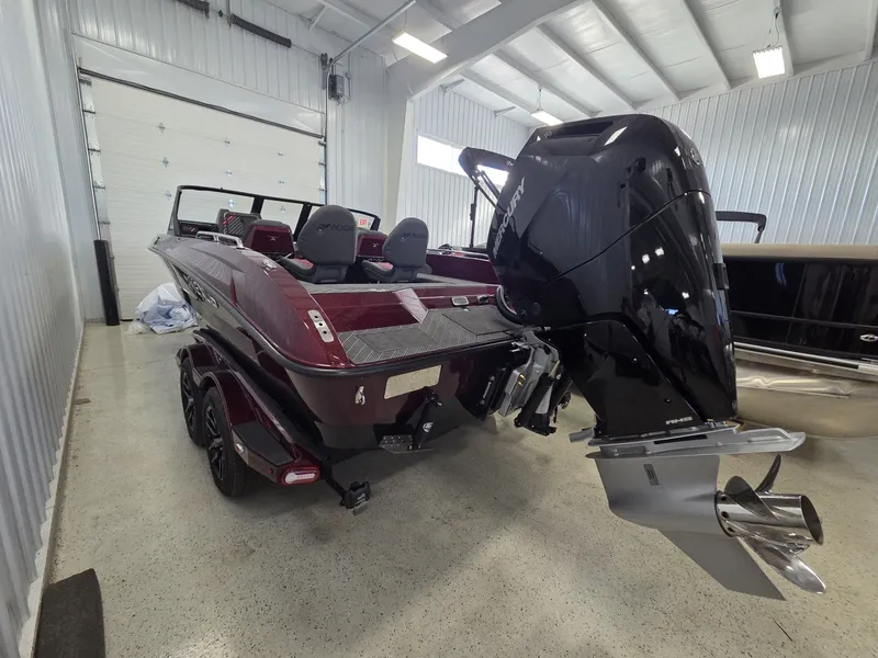 Slide: The Image of Vexus Boats DVX22 2026 - 4