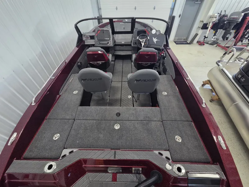 Slide: The Image of Vexus Boats DVX22 2026 - 9