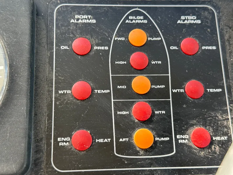 Slide: The Image of Cabo 31 Express 1998 - 16