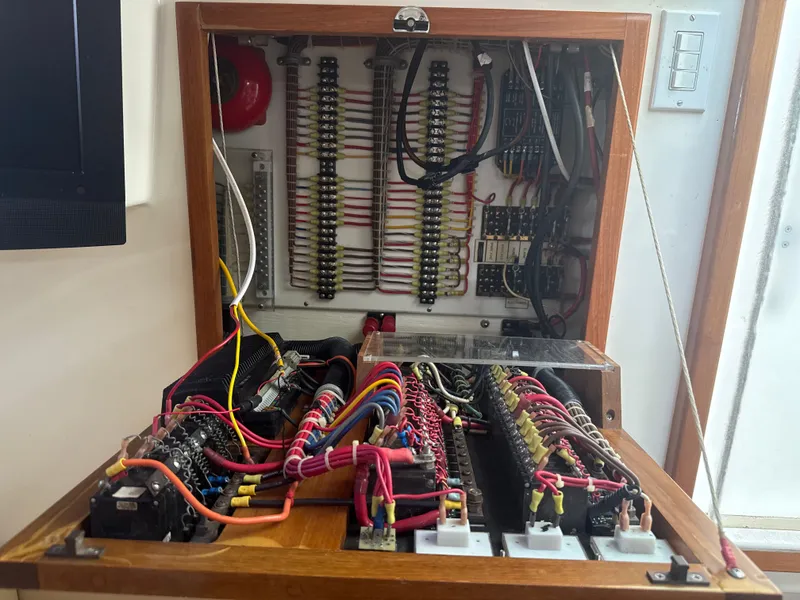 Slide: The Image of Cabo 31 Express 1998 - 22