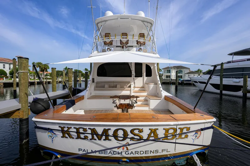 Slide: The Image of Viking 80 KEMOSABE - Aft Transom - 40