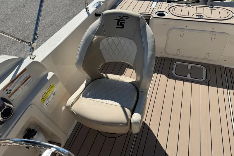 Slide: The Image of 2020 Carolina Skiff 21 LS DC boat interior with cushioned seat and deck. - 38