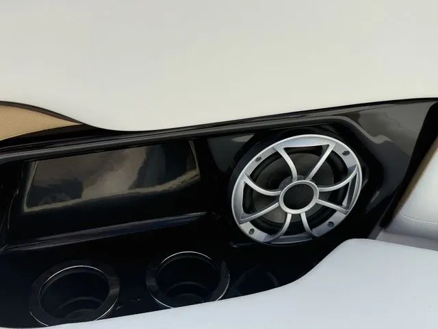 Slide: The Image of Yamaha 252SD 2023 - 11