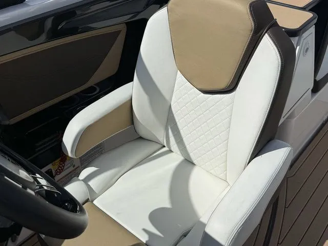 Slide: The Image of Yamaha 252SD 2023 - 15