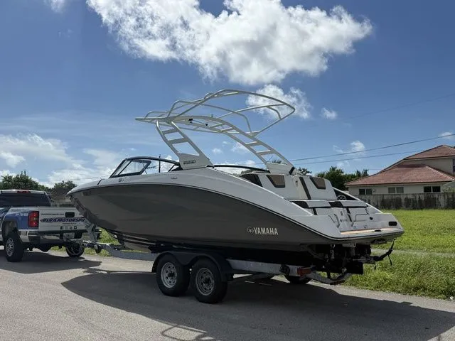 Slide: The Image of Yamaha 252SD 2023 - 9