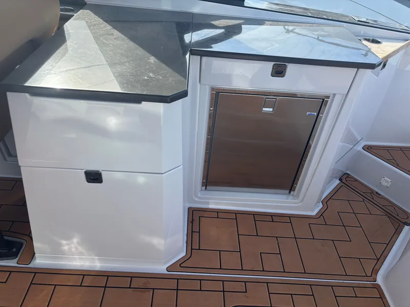 Slide: The Image of Aviara AV32 I/O 2020 - 10