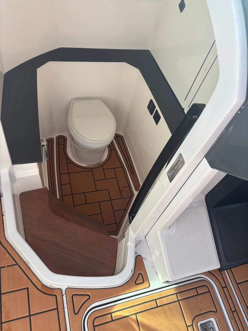 Slide: The Image of Aviara AV32 I/O 2020 - 6