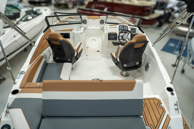 Slide: The Image of Starcraft SVX 210 IO 2025 - 10