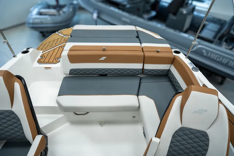 Slide: The Image of Starcraft SVX 210 IO 2025 - 16