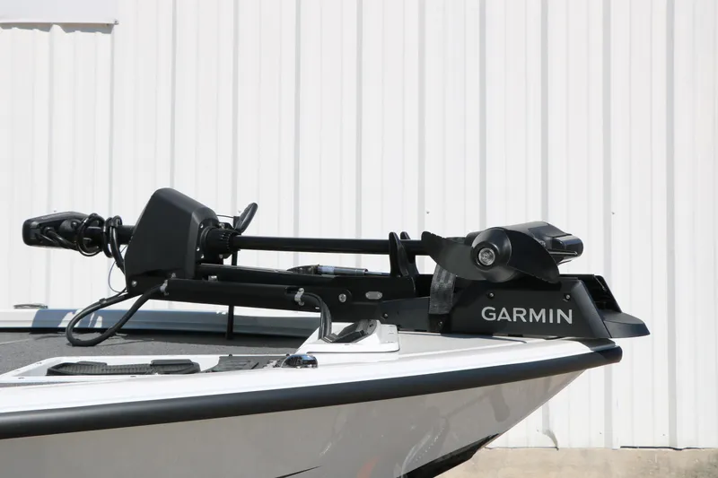 Slide: The Image of 2025 Vexus AVX 2080 boat with Garmin trolling motor, side view. - 12