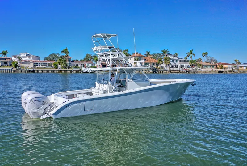 Slide: The Image of Yellowfin 42 Offshore 2015 - 10