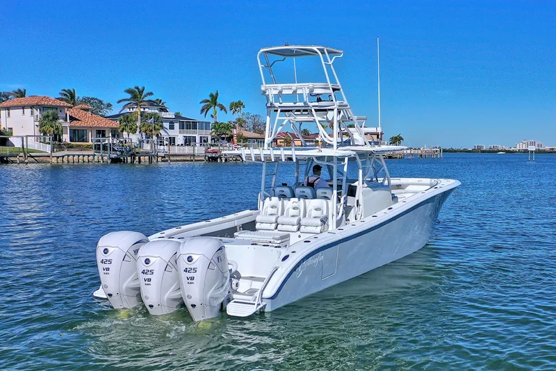 Slide: The Image of Yellowfin 42 Offshore 2015 - 11