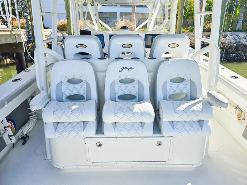 Slide: The Image of Yellowfin 42 Offshore 2015 - 17