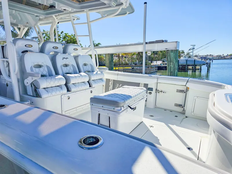 Slide: The Image of Yellowfin 42 Offshore 2015 - 18