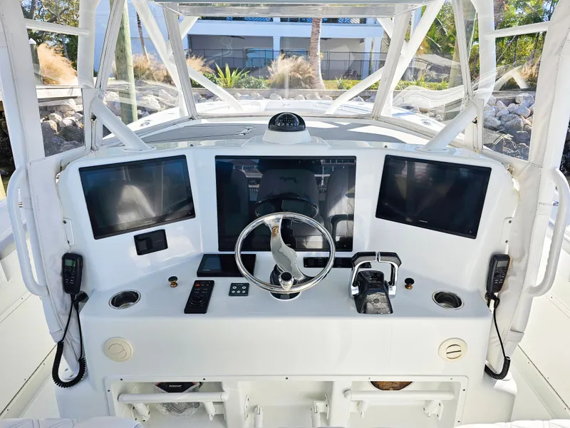 Slide: The Image of Yellowfin 42 Offshore 2015 - 22