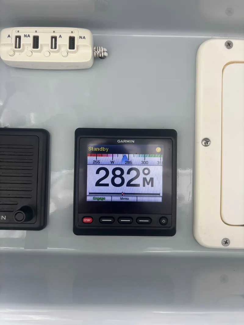 Slide: The Image of Yellowfin 42 Offshore 2015 - 25