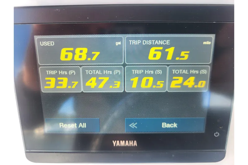 Slide: The Image of Yamaha display showing fuel usage and trip data for 2005 Stamas 310 Tarpon. - 103