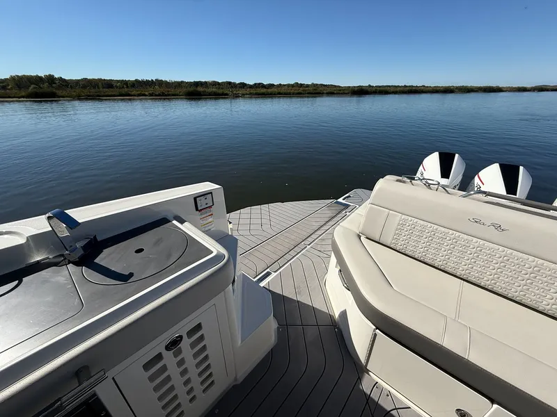 Slide: The Image of Sea Ray 400 SLXRE 2021 - 20