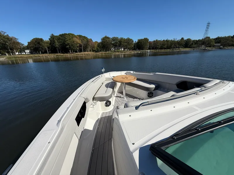 Slide: The Image of Sea Ray 400 SLXRE 2021 - 32