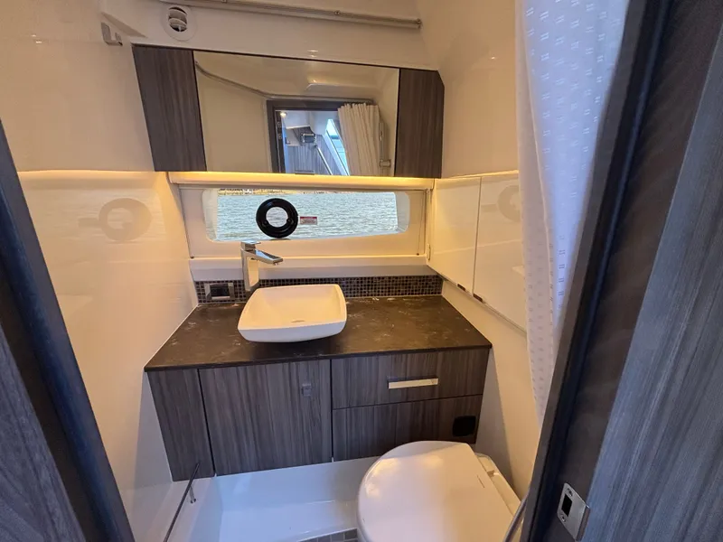 Slide: The Image of Sea Ray 400 SLXRE 2021 - 44