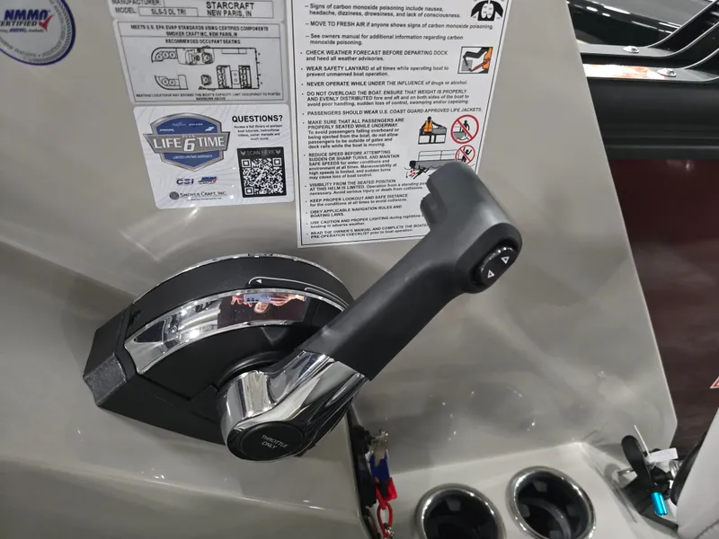 Slide: The Image of Throttle lever of 2026 Starcraft SLS 3 DL with instructions. - 20