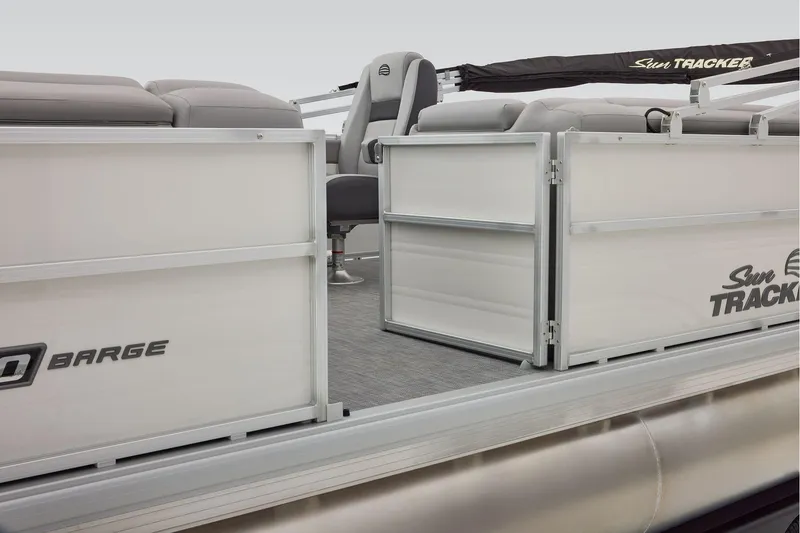 Slide: The Image of Sun Tracker Party Barge 20 DLX 2026 - 17