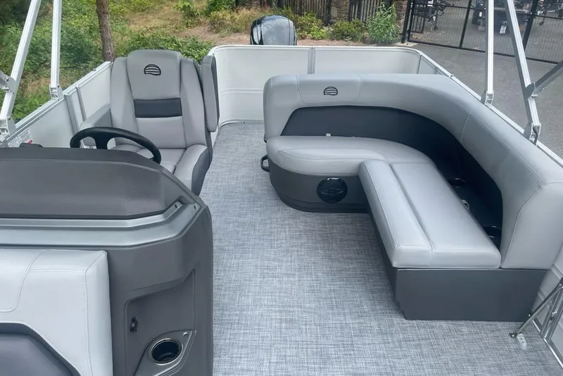 Slide: The Image of Sun Tracker Party Barge 18 DLX 2026 - 67