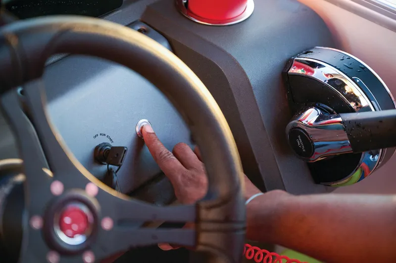 Slide: The Image of Sun Tracker Party Barge 20 DLX 2026 - 71